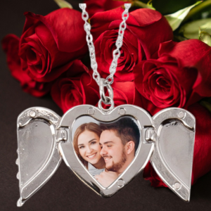 Colgante CORAZÓN alas con cadena